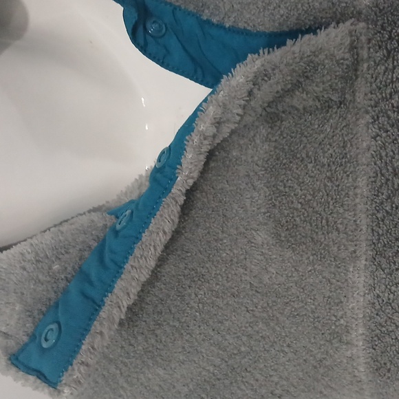 Patagonia Gray and Blue Fleece Pullover, small size, pre-owned excellent conditi - Picture 4 of 6